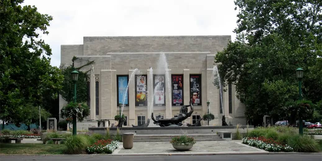 Indiana University Bloomington campus — IUB-Showalter Fountain