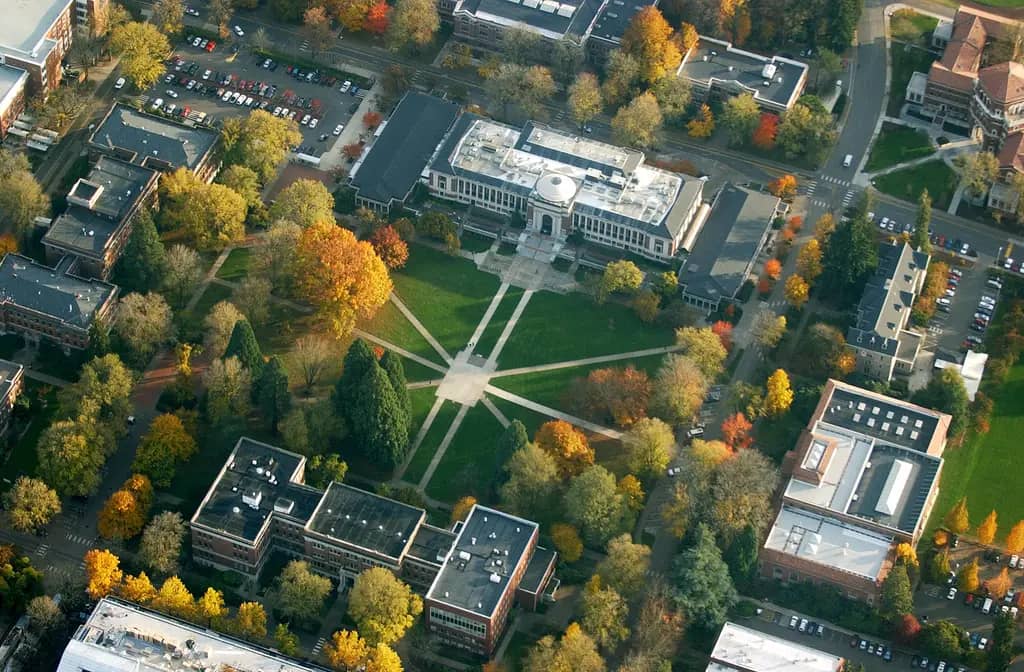 Oregon State University campus — By air in 2005 of the Memorial Union at Oregon State. Was out doing a story on the OSU flying club and grabbed some phot